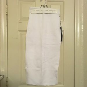 Long white contour skirt